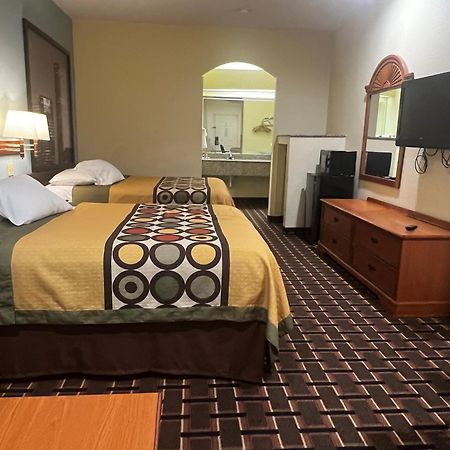 Super 8 By Wyndham Stafford Sugarland Area Otel Dış mekan fotoğraf