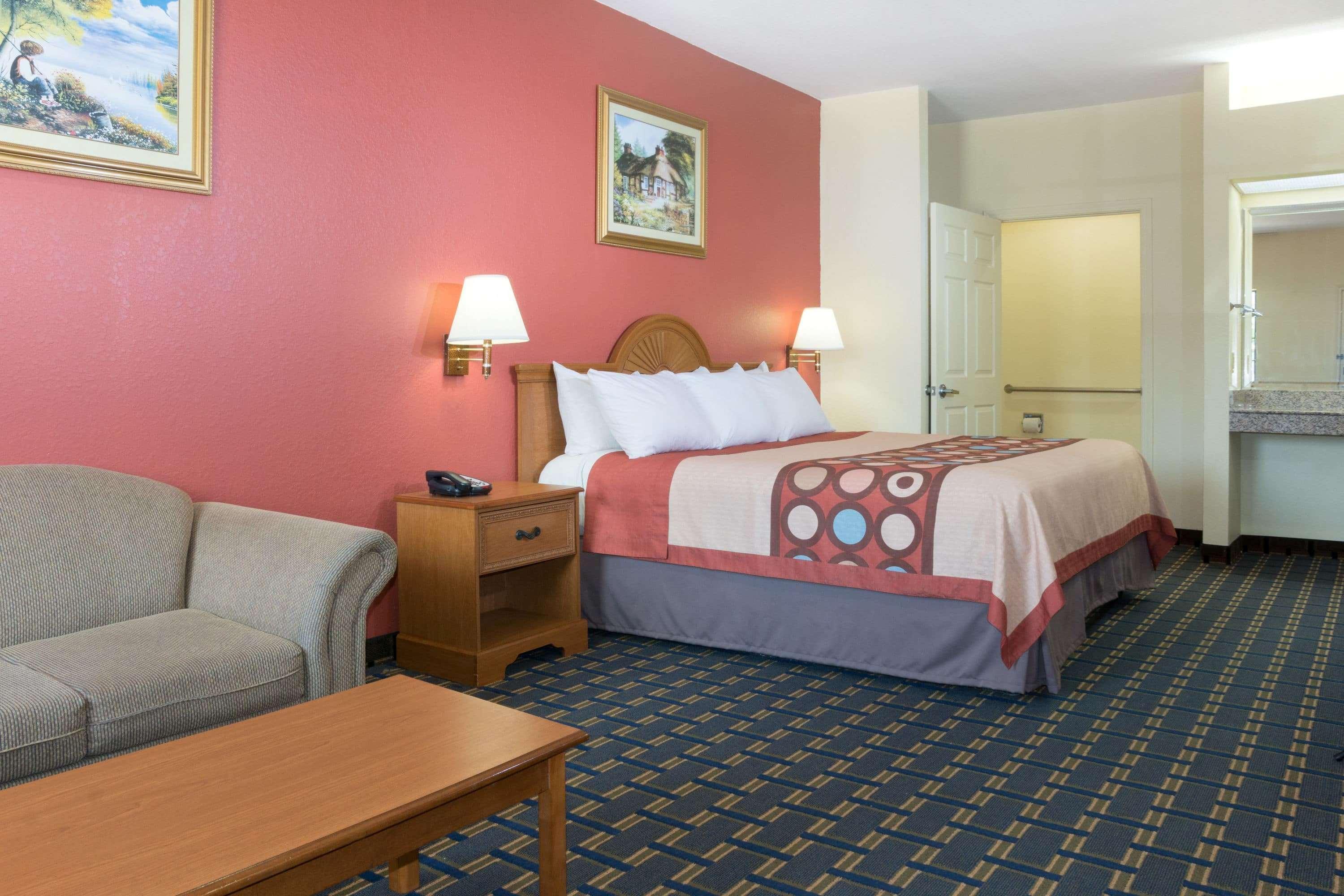 Super 8 By Wyndham Stafford Sugarland Area Otel Dış mekan fotoğraf