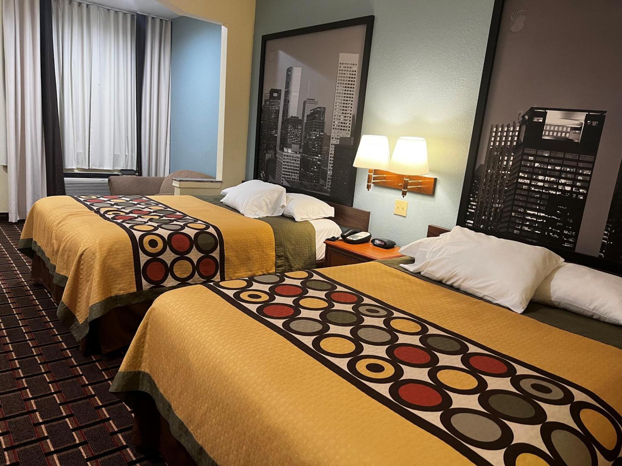Super 8 By Wyndham Stafford Sugarland Area Otel Dış mekan fotoğraf
