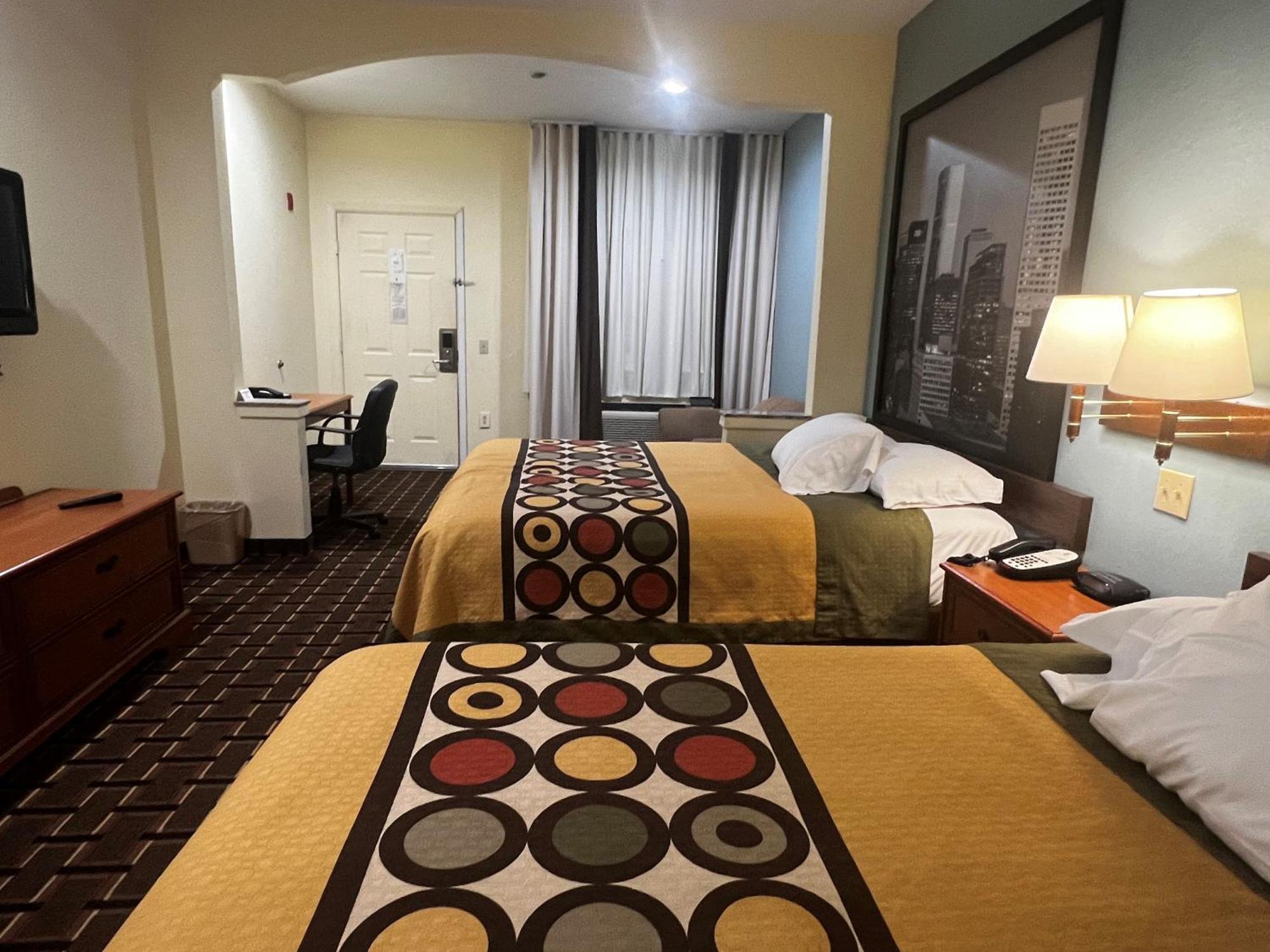 Super 8 By Wyndham Stafford Sugarland Area Otel Dış mekan fotoğraf